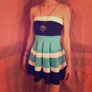 A’gaci Stripped Dress